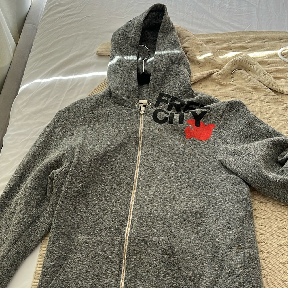Free city sweatshirt zip up
